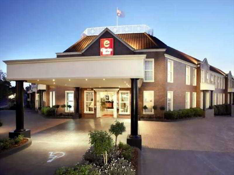 Quality Hotel Canterbury International Forest Hill Exterior photo